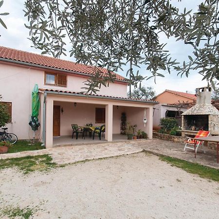 Lovely Apartment In Rovinj With Kitchen Eksteriør billede
