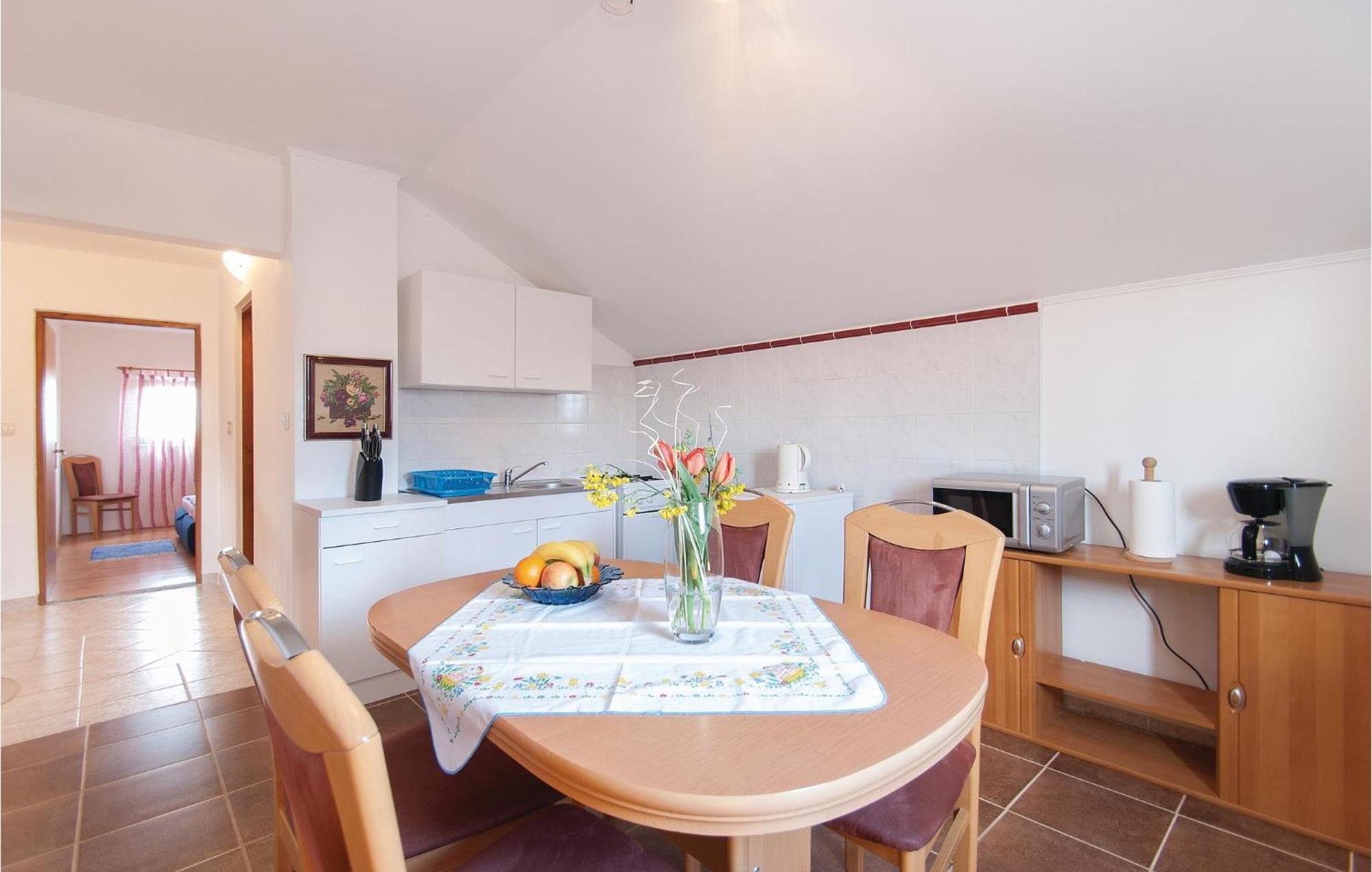 Lovely Apartment In Rovinj With Kitchen Eksteriør billede