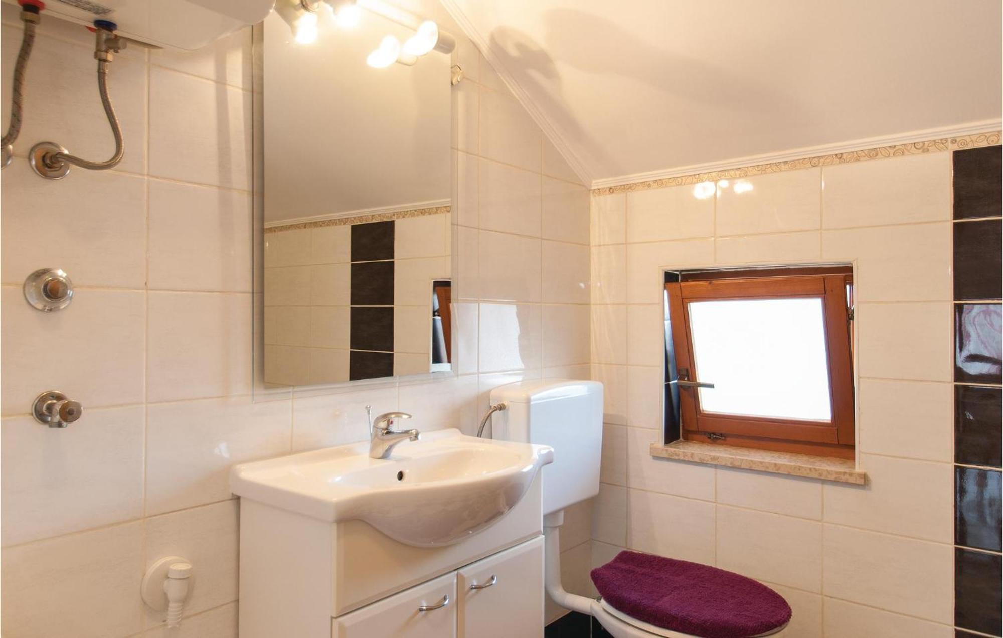 Lovely Apartment In Rovinj With Kitchen Eksteriør billede