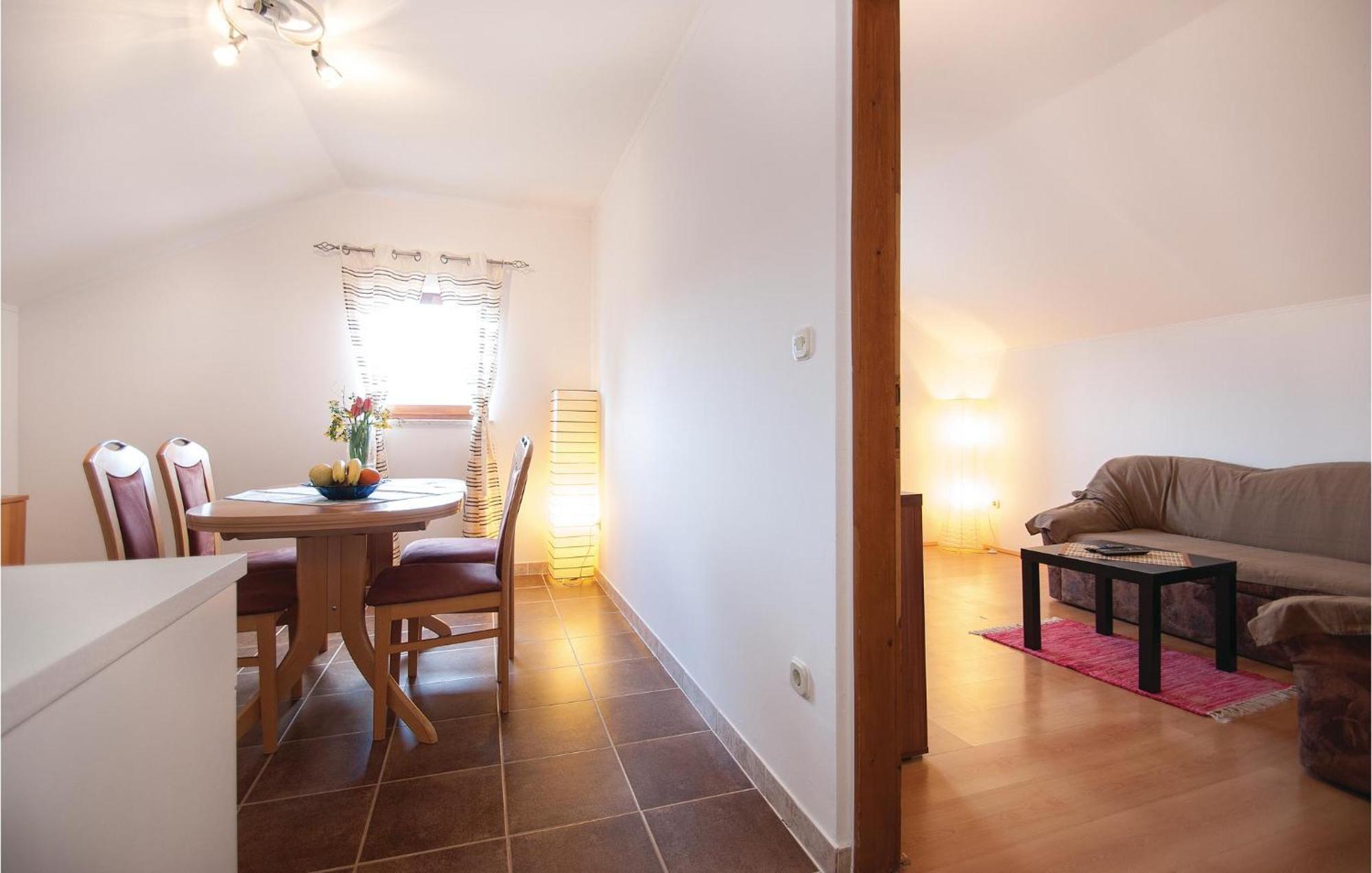 Lovely Apartment In Rovinj With Kitchen Eksteriør billede