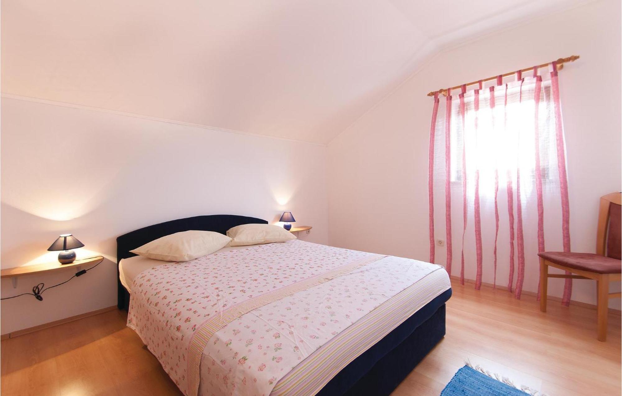 Lovely Apartment In Rovinj With Kitchen Eksteriør billede