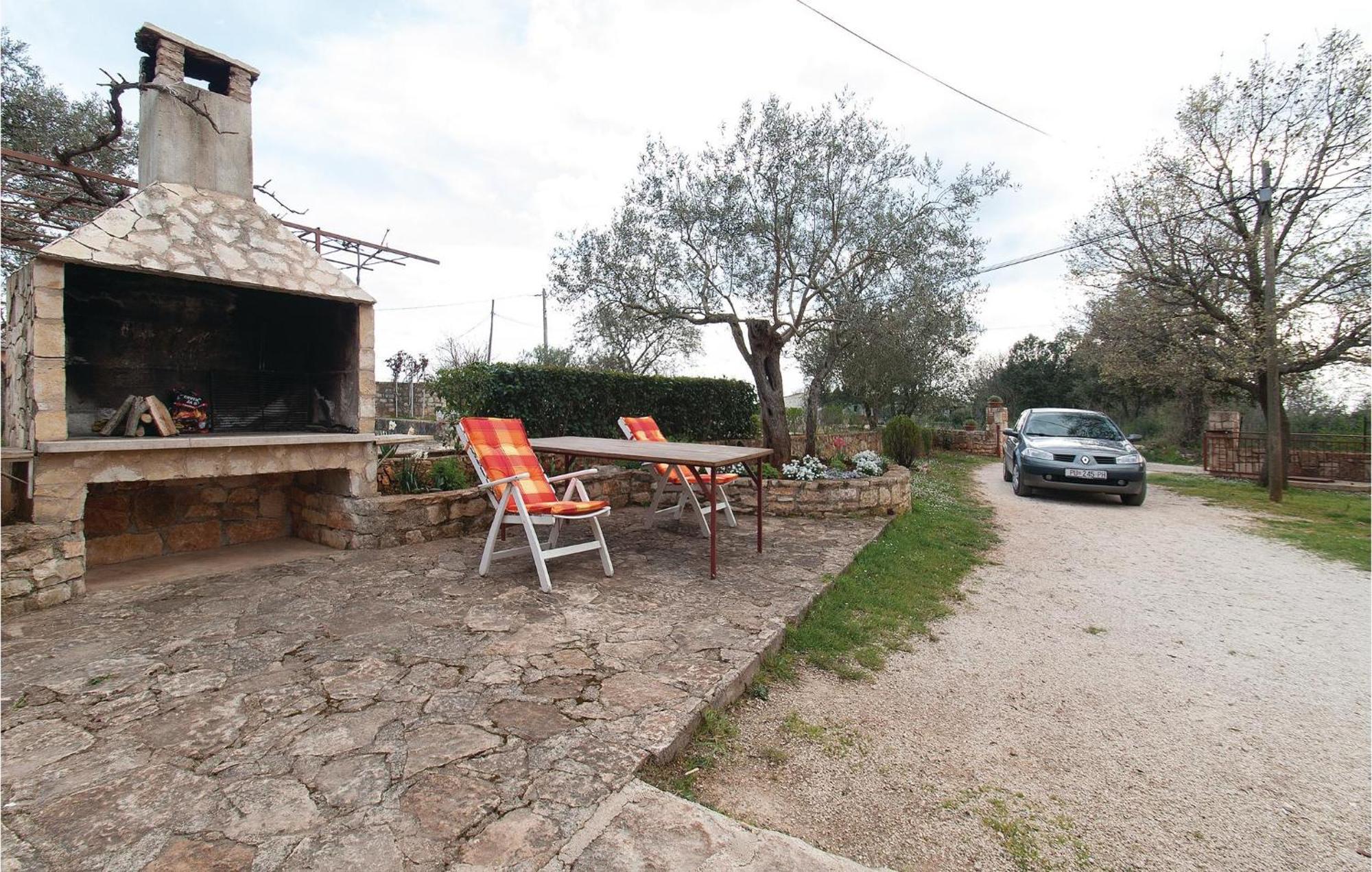 Lovely Apartment In Rovinj With Kitchen Eksteriør billede